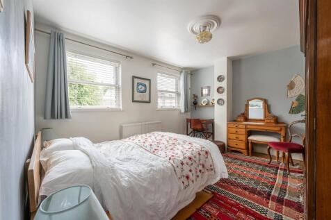 Pembroke Road E17
