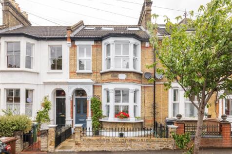 Priory Avenue, E17