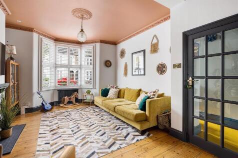 Priory Avenue, E17