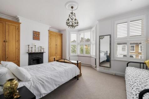Priory Avenue, E17