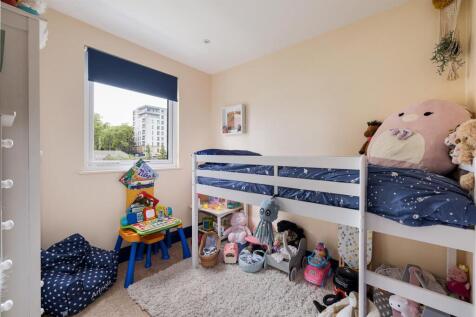 Priory Avenue, E17