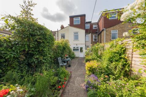 Clarence Road, E17