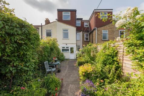 Clarence Road, E17