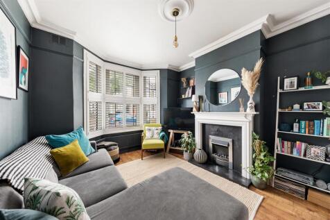 Buckland Road E10