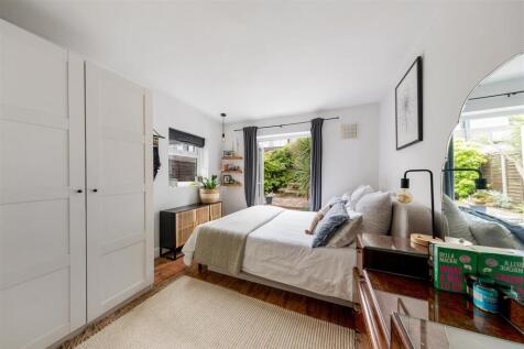 Buckland Road E10