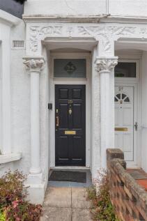 Buckland Road E10