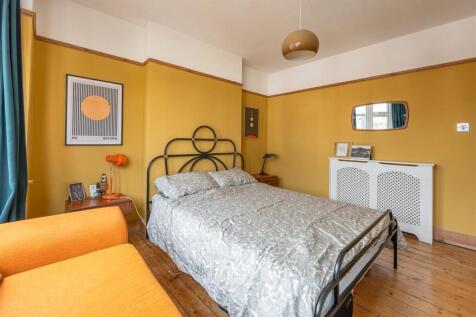 Wadham Avenue, E17