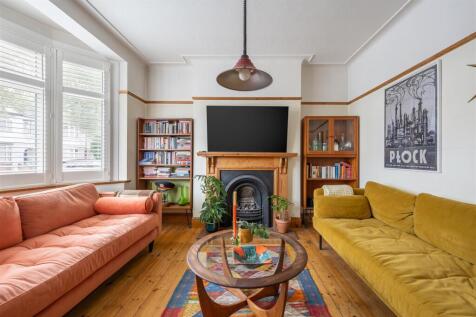 Wadham Avenue, E17