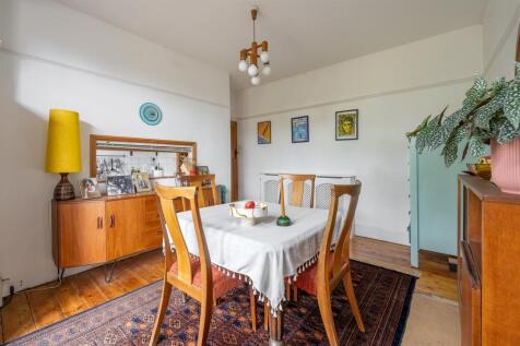 Wadham Avenue, E17