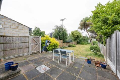 Wadham Avenue, E17