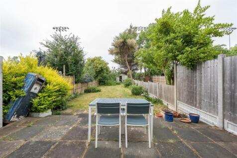 Wadham Avenue, E17