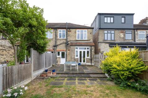 Wadham Avenue, E17