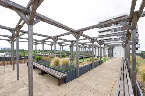 Beck Square E10