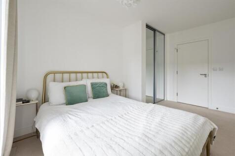 Beck Square E10