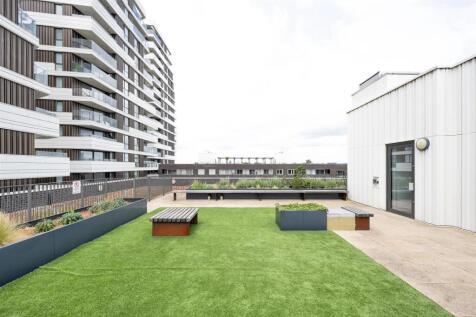 Beck Square E10