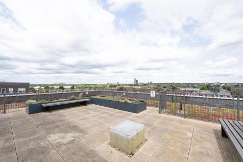 Beck Square E10