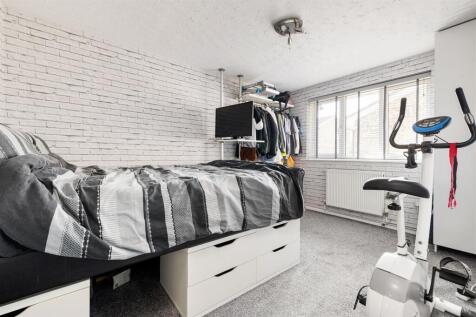 Luther King Close, E17
