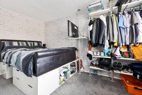 Luther King Close, E17