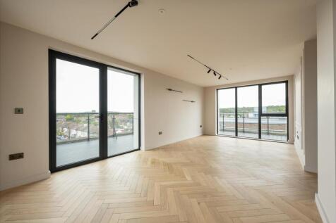 23 Spring House E17
