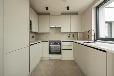 23 Spring House E17