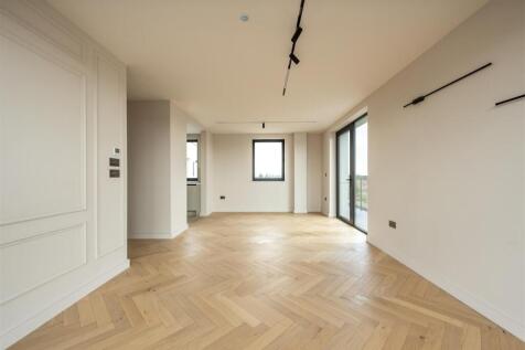 23 Spring House E17