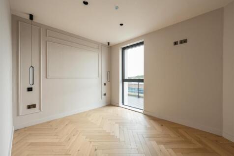 23 Spring House E17