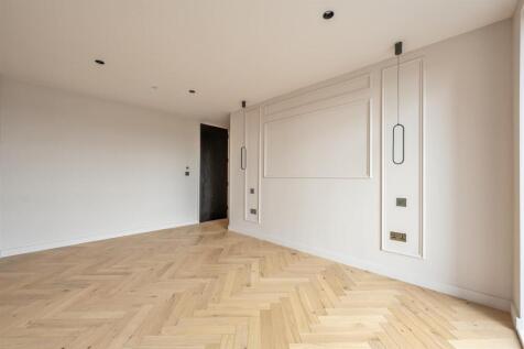 23 Spring House E17