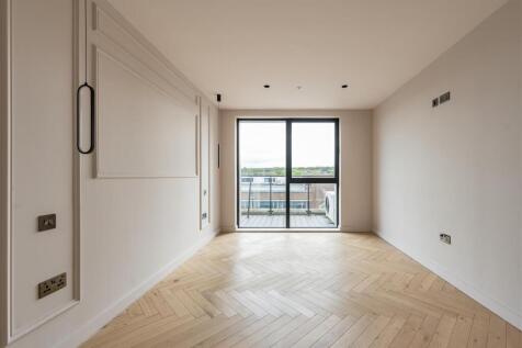 23 Spring House E17