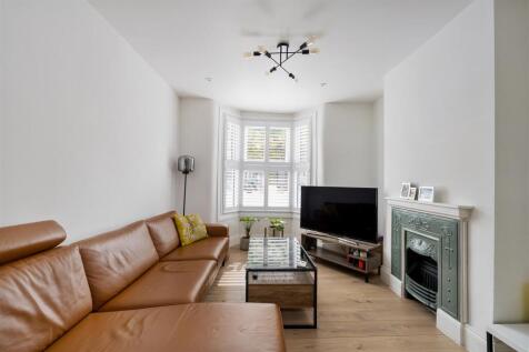 Ickworth Park Road E17