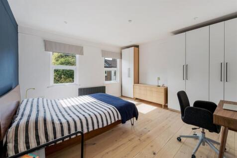 Ickworth Park Road E17