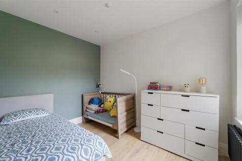Ickworth Park Road E17