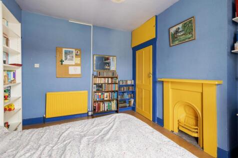 Ruby Road, E17