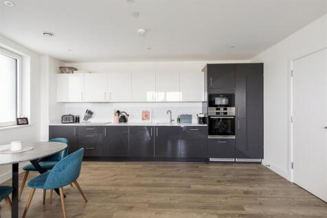 Beck Square E10
