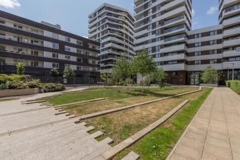 Beck Square E10