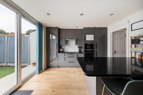 Northbank Road, E17