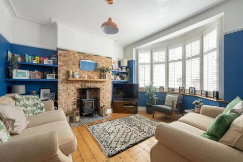 Wadham Avenue, E17