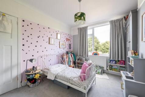 Wadham Avenue, E17
