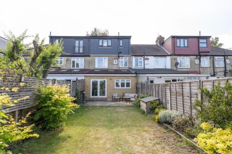 Wadham Avenue, E17