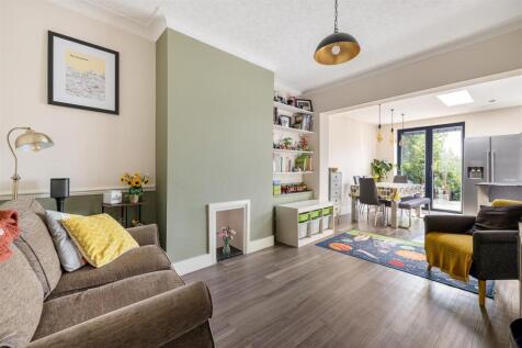 Hale End Road, E17