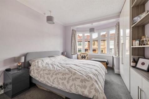 Hale End Road, E17