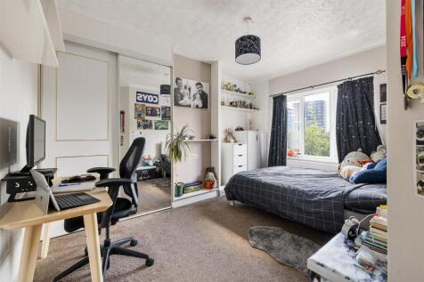 Hale End Road, E17
