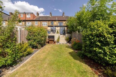 Hale End Road, E17