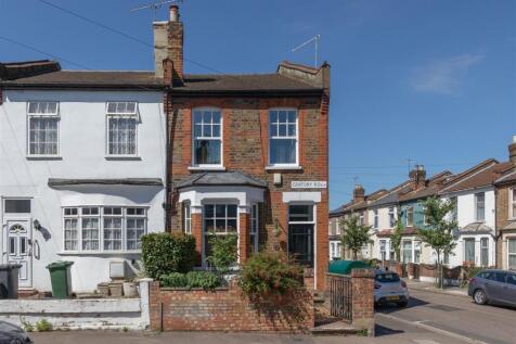 Century Road E17