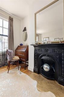 Century Road E17
