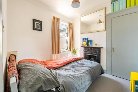 Carr Road, E17