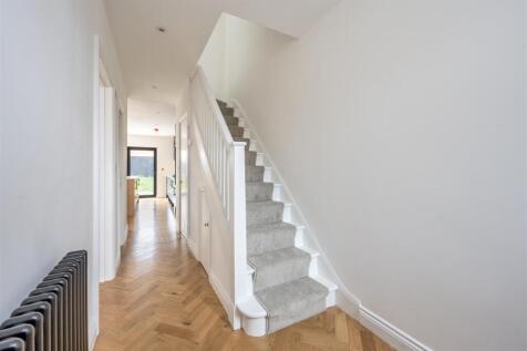Capworth Street E10