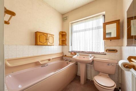 Bathroom.jpg