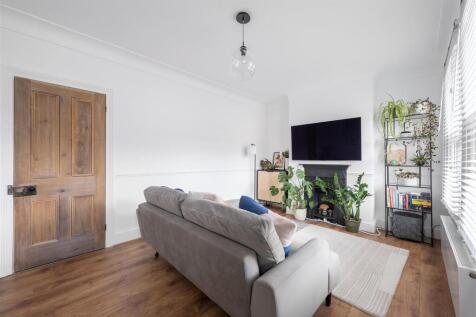 Badlis Road E17