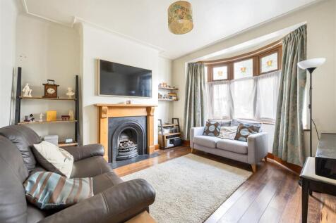 Wadham Avenue, E17