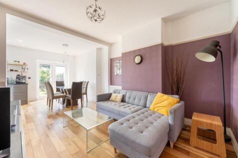 Wadham Avenue, E17